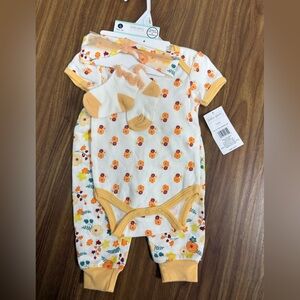 Baby Gear- Floral Baby Onesie Set with matching socks and hair bow - NWT